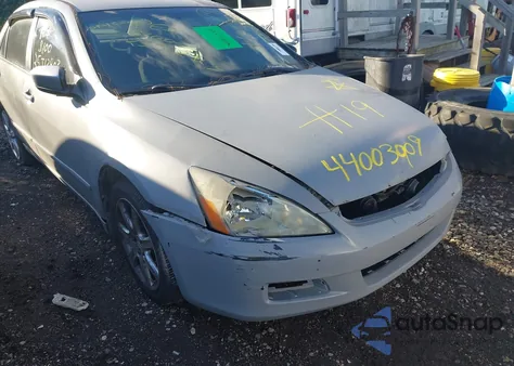 2003 Honda Accord 2.4 Lx из США, поврежденный, VIN 1HGCM56333A065490